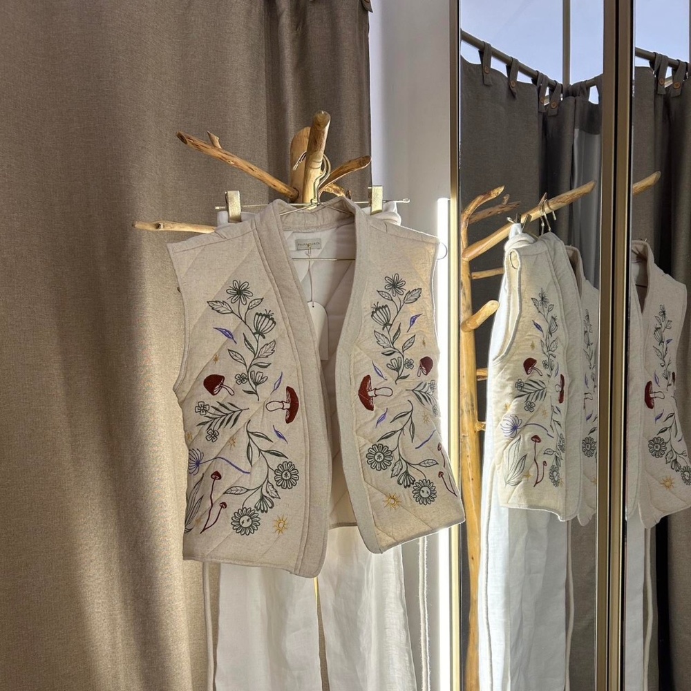 PajaroLimon Embroidered Vest